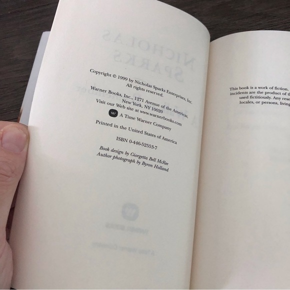 A Walk to Remember by: Nicholas Sparks hardback book - Picture 3 of 7